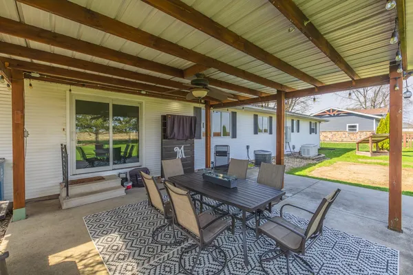 $250,000 | 405 West Jeffery Street, Cullom, IL 60929