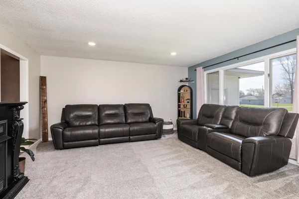 $250,000 | 405 West Jeffery Street, Cullom, IL 60929