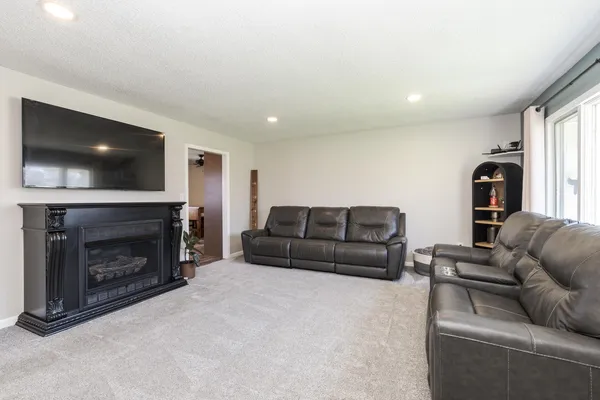 $250,000 | 405 West Jeffery Street, Cullom, IL 60929