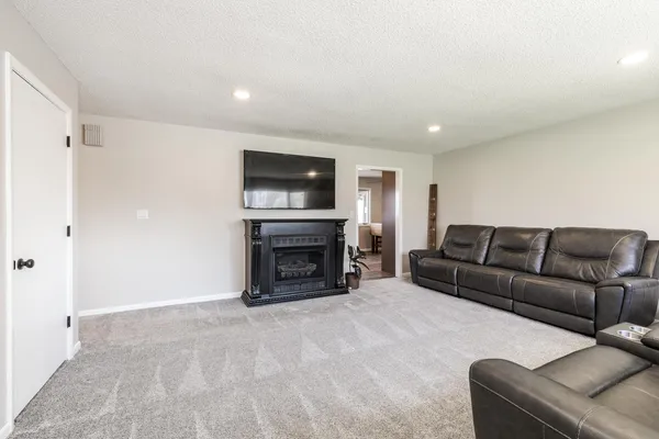 $250,000 | 405 West Jeffery Street, Cullom, IL 60929