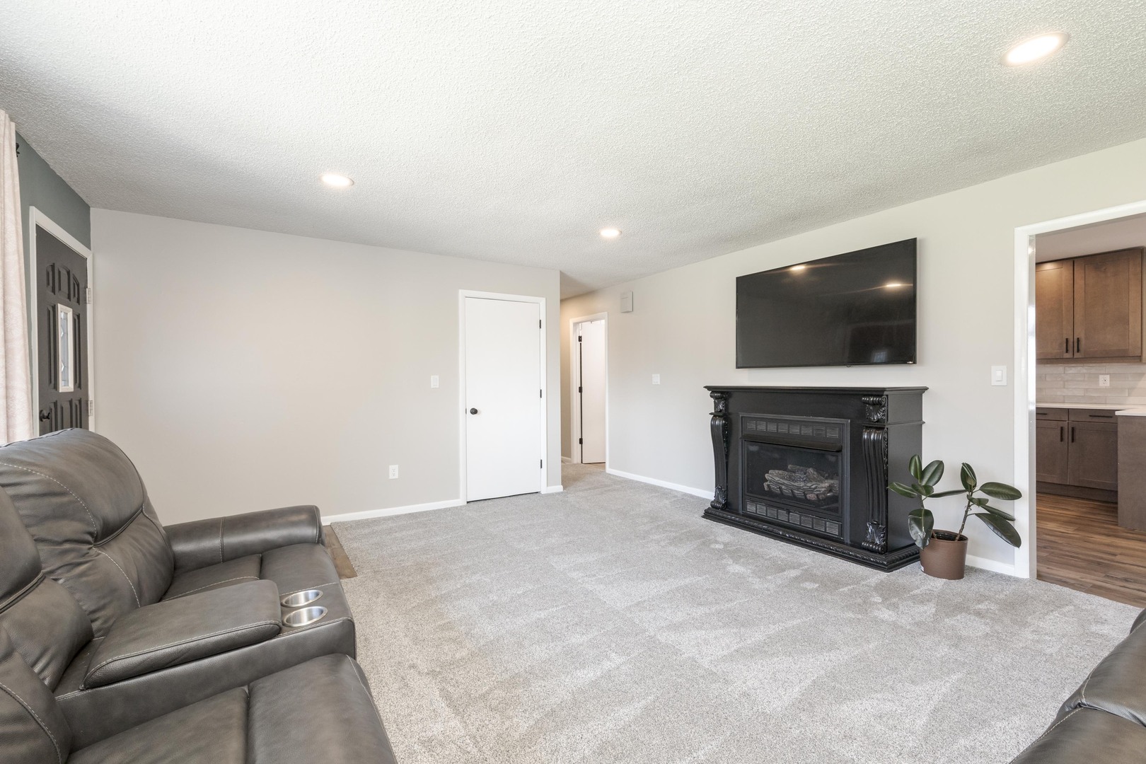 405 West Jeffery Street Cullom, IL 60929 - Photo 9 of 44