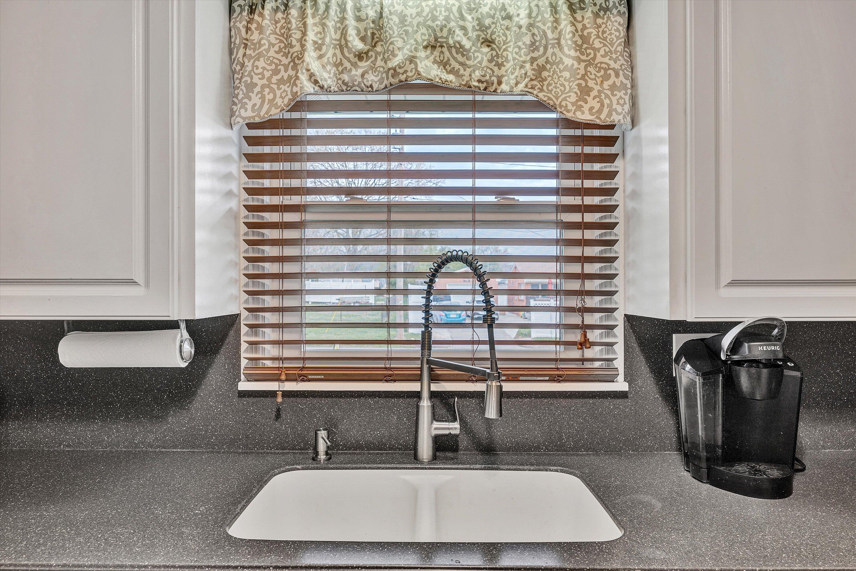 3411 Frontier Road Northwest Roanoke, VA 24012 - Photo 12 of 33 12-SGP-08737