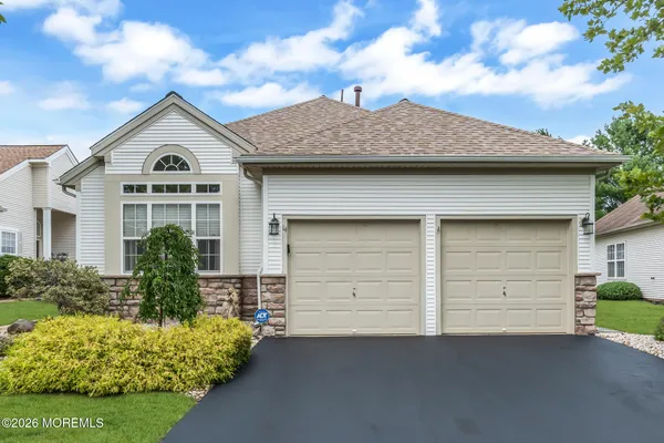 $605,000 | 14 Tuscany Circle, Manchester Township, NJ 08759