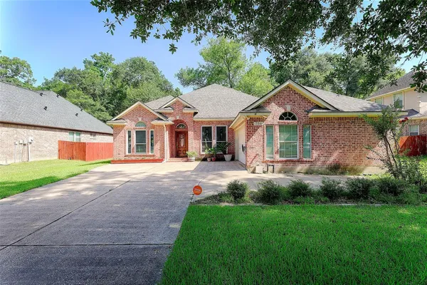 $2,500 | 756 Holly Springs Drive, Conroe, TX 77302