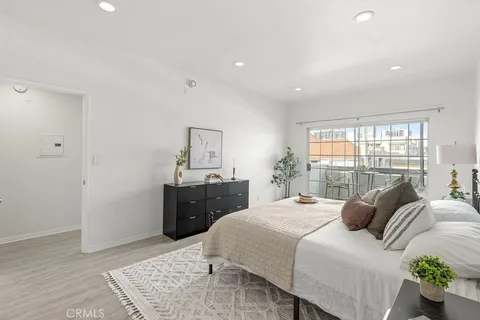 $1,079,000 | 10650 Kinnard Avenue, Unit 302, Los Angeles, CA 90024