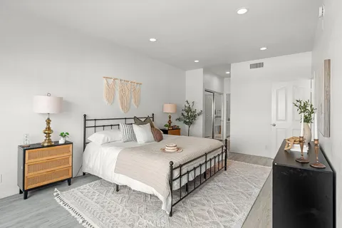 $1,079,000 | 10650 Kinnard Avenue, Unit 302, Los Angeles, CA 90024