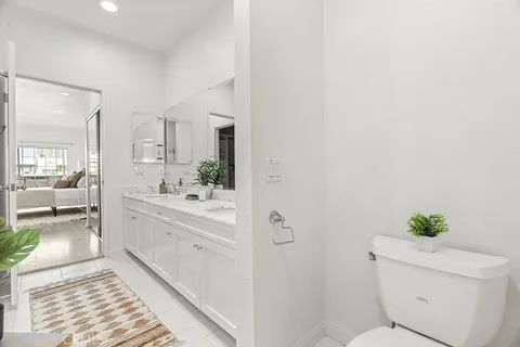 $1,079,000 | 10650 Kinnard Avenue, Unit 302, Los Angeles, CA 90024