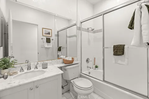 $1,079,000 | 10650 Kinnard Avenue, Unit 302, Los Angeles, CA 90024