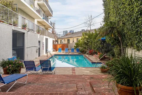 $1,079,000 | 10650 Kinnard Avenue, Unit 302, Los Angeles, CA 90024