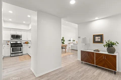 $1,079,000 | 10650 Kinnard Avenue, Unit 302, Los Angeles, CA 90024