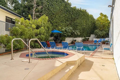 $1,079,000 | 10650 Kinnard Avenue, Unit 302, Los Angeles, CA 90024