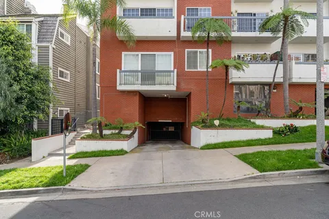 $1,079,000 | 10650 Kinnard Avenue, Unit 302, Los Angeles, CA 90024