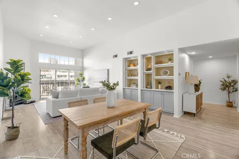 $1,079,000 | 10650 Kinnard Avenue, Unit 302, Los Angeles, CA 90024