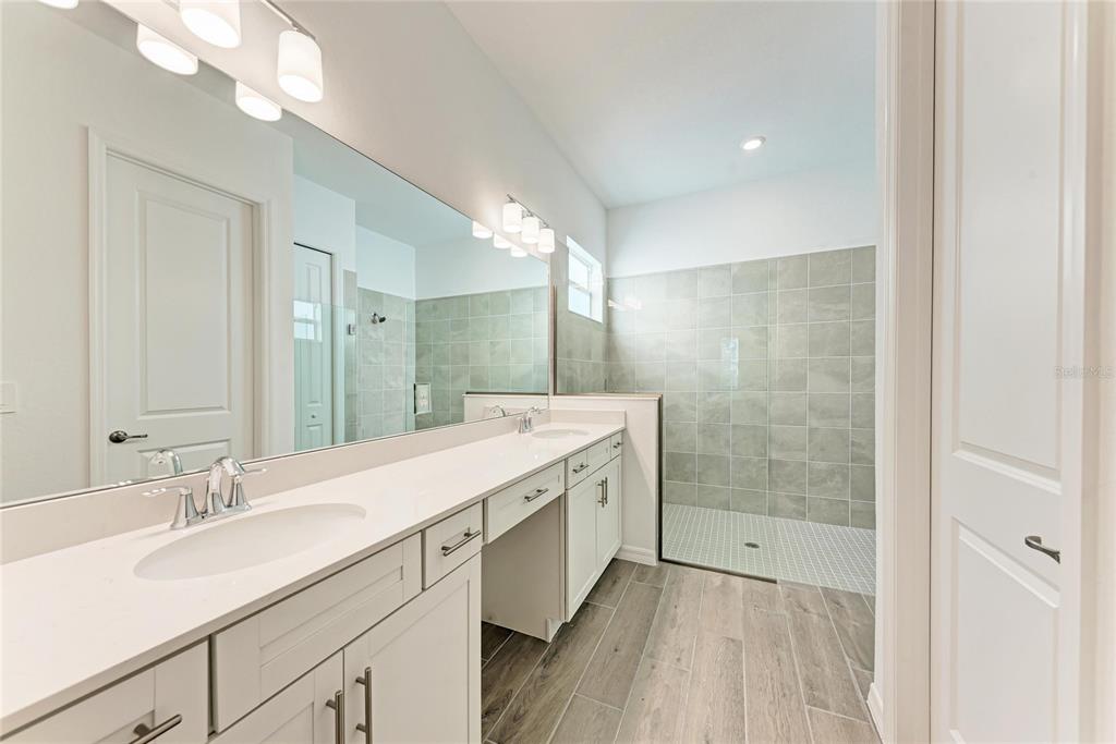 13021 Tulum Loop Venice, FL 34293 - Photo 16 of 66