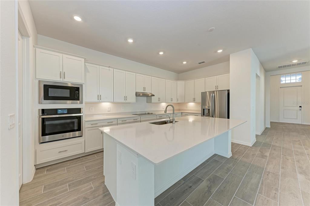 13021 Tulum Loop Venice, FL 34293 - Photo 7 of 66