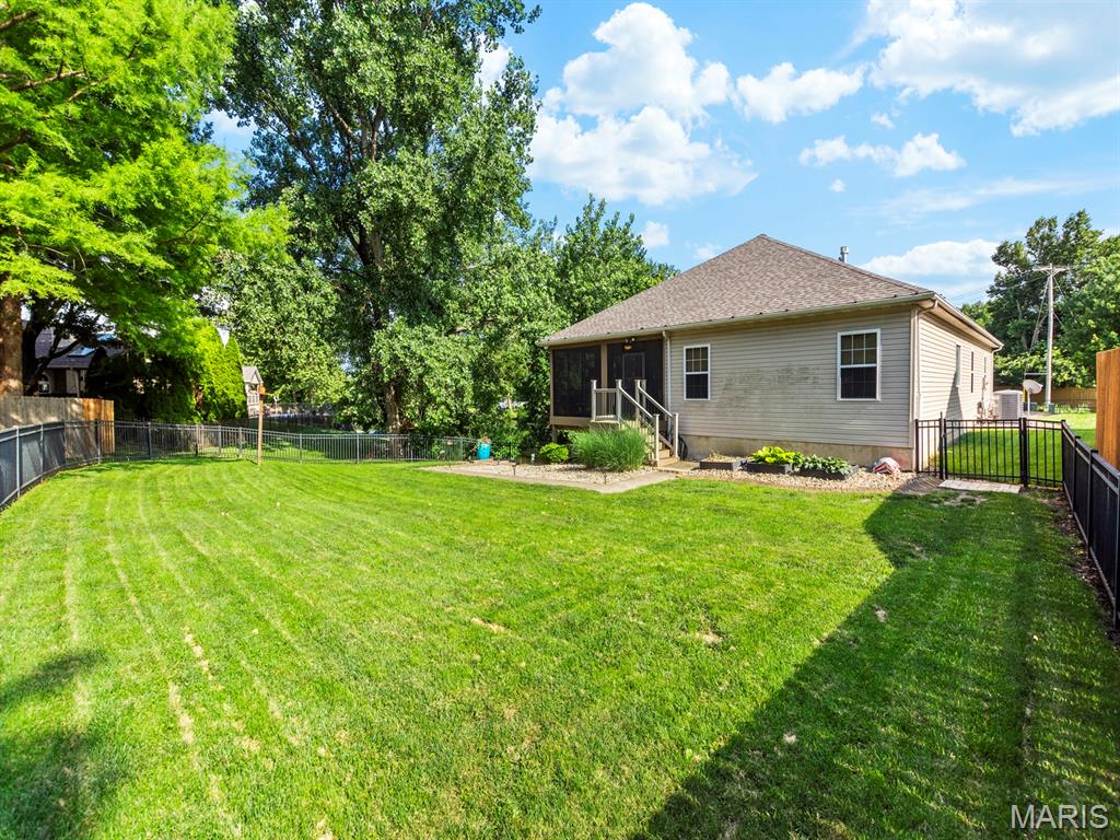 210 Fairwood Hills Road O'Fallon, IL 62269 - Photo 6 of 55