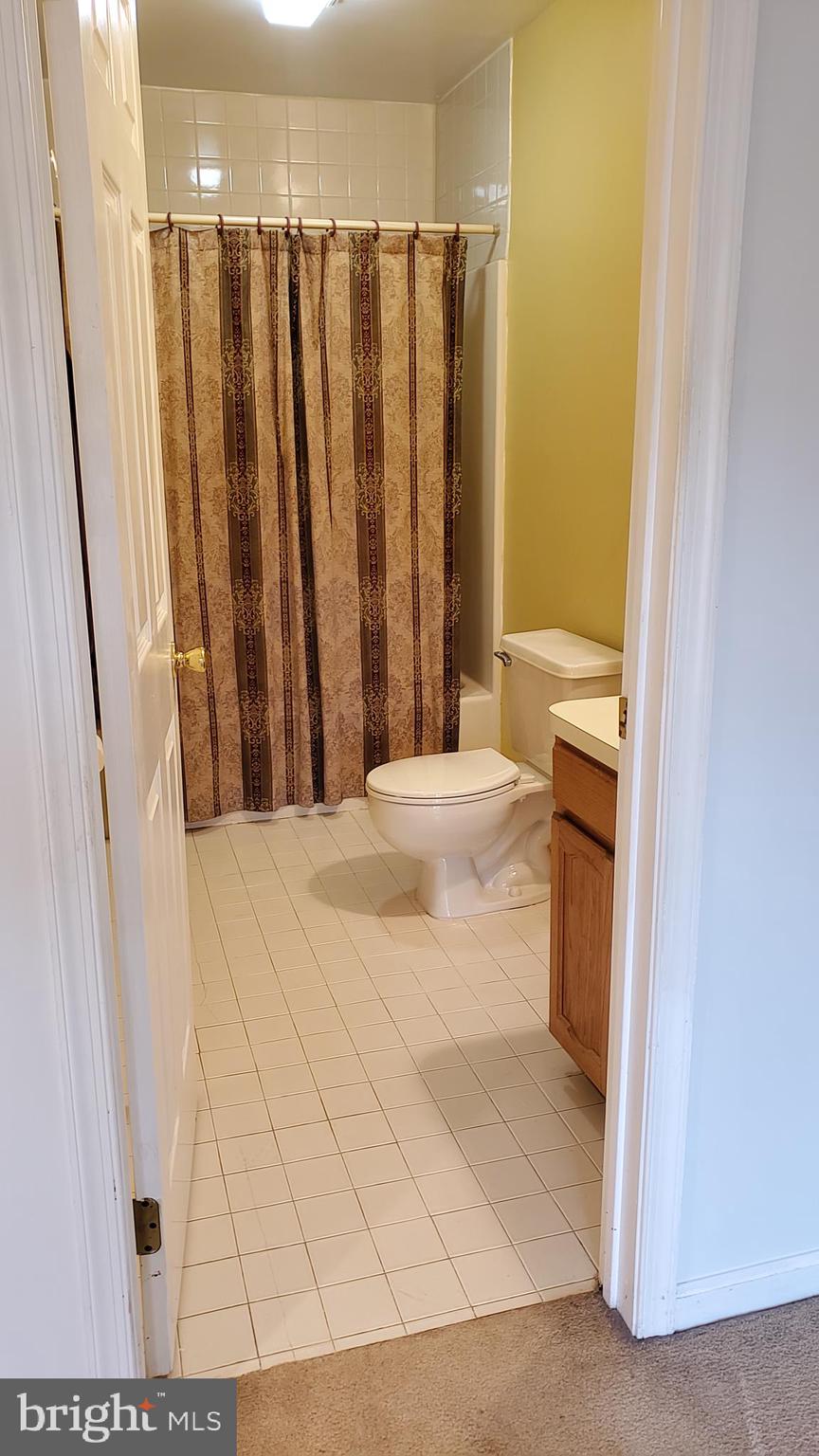 504 Williamson Circle Media, PA 19063 - Photo 18 of 33 a bathroom with a sink and a mirror