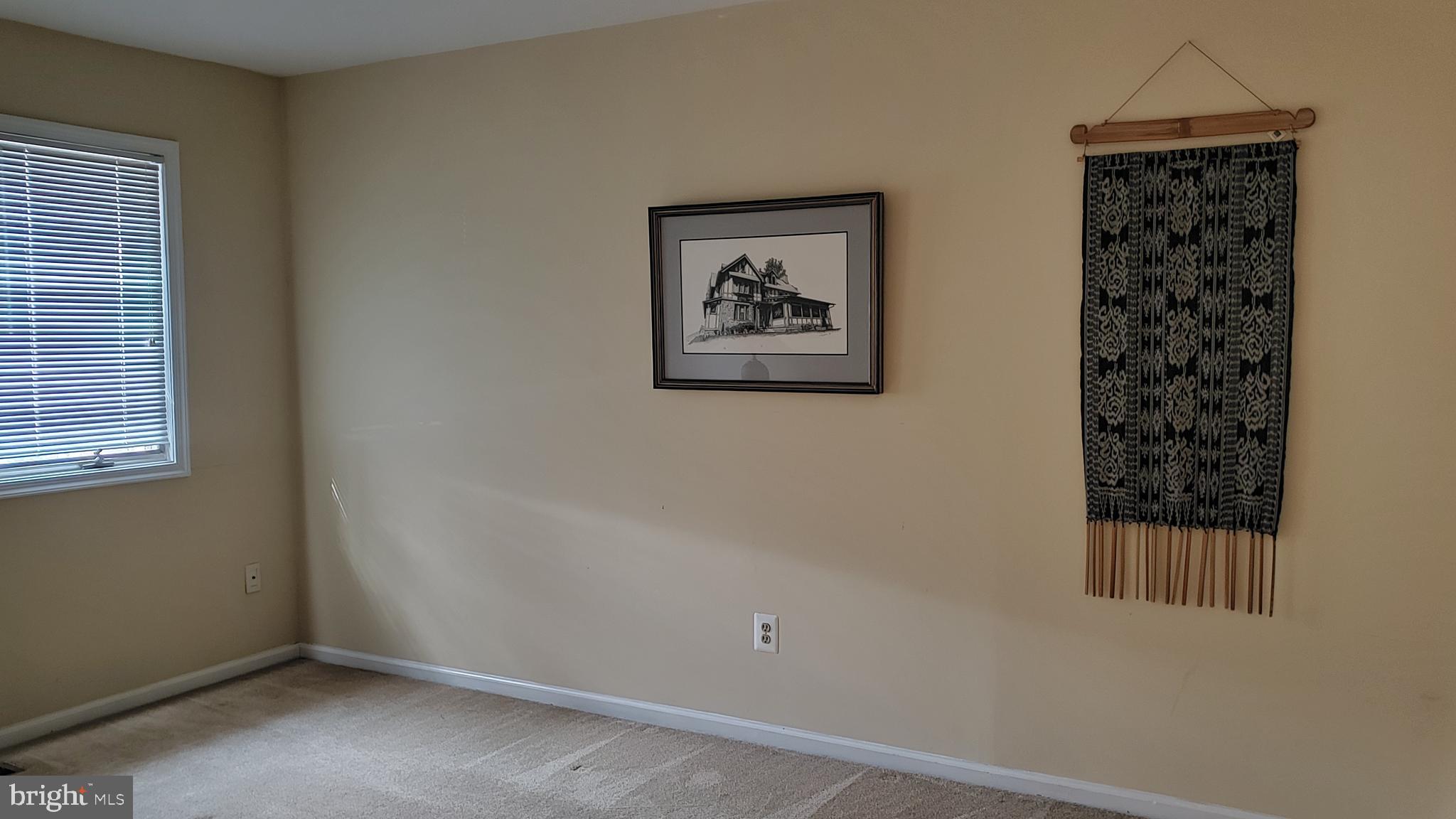 504 Williamson Circle Media, PA 19063 - Photo 23 of 33 an empty room with a window
