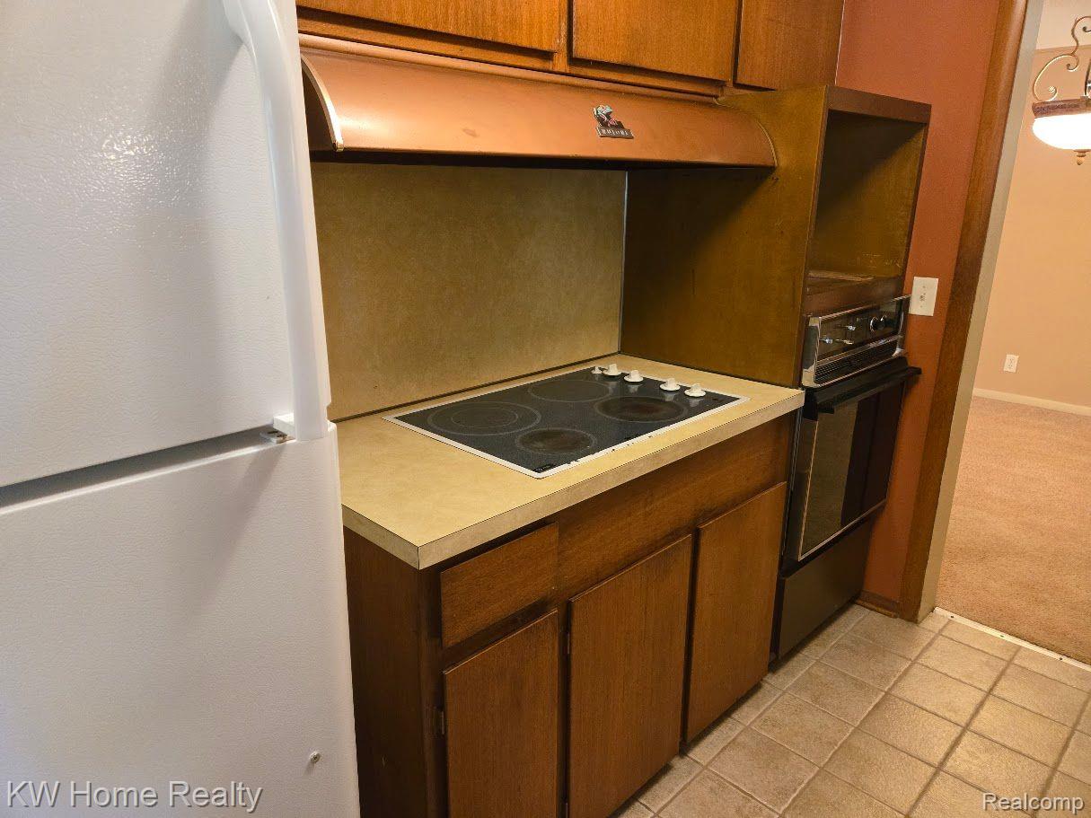 28401 Hawberry Road Farmington, MI 48331 - Photo 12 of 34 Gallery Image 12