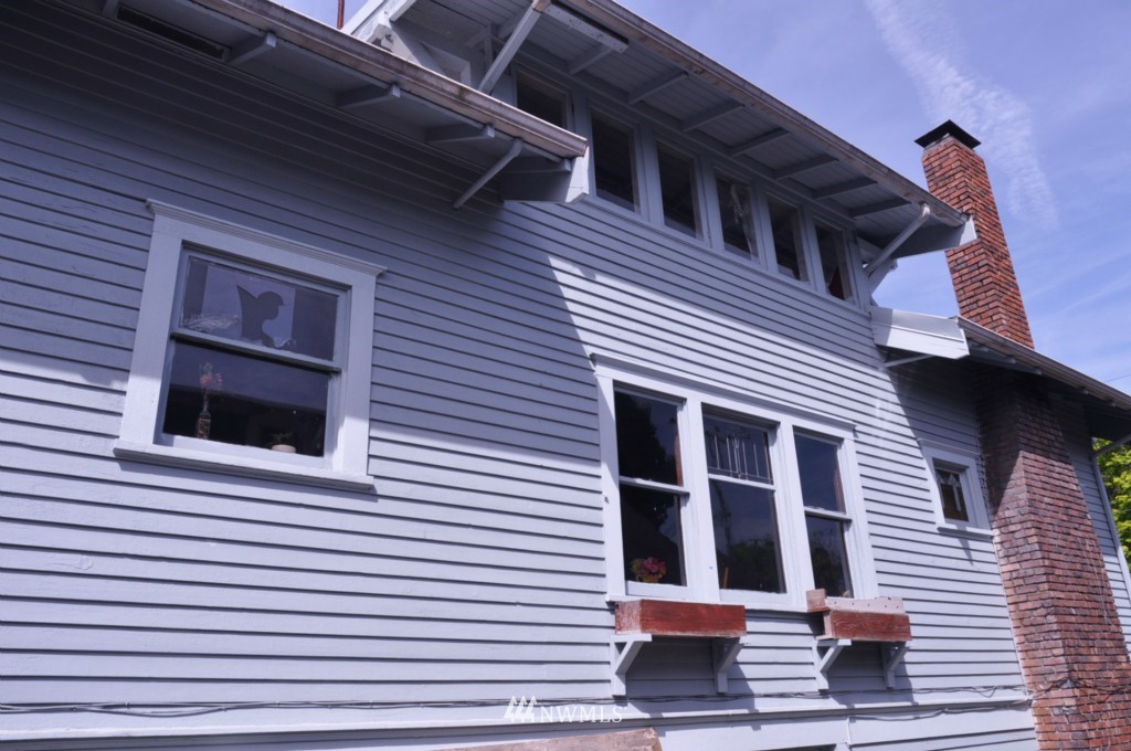 1219 North 50th Street Seattle, WA 98103 - Photo 3 of 14 Gallery Image 3