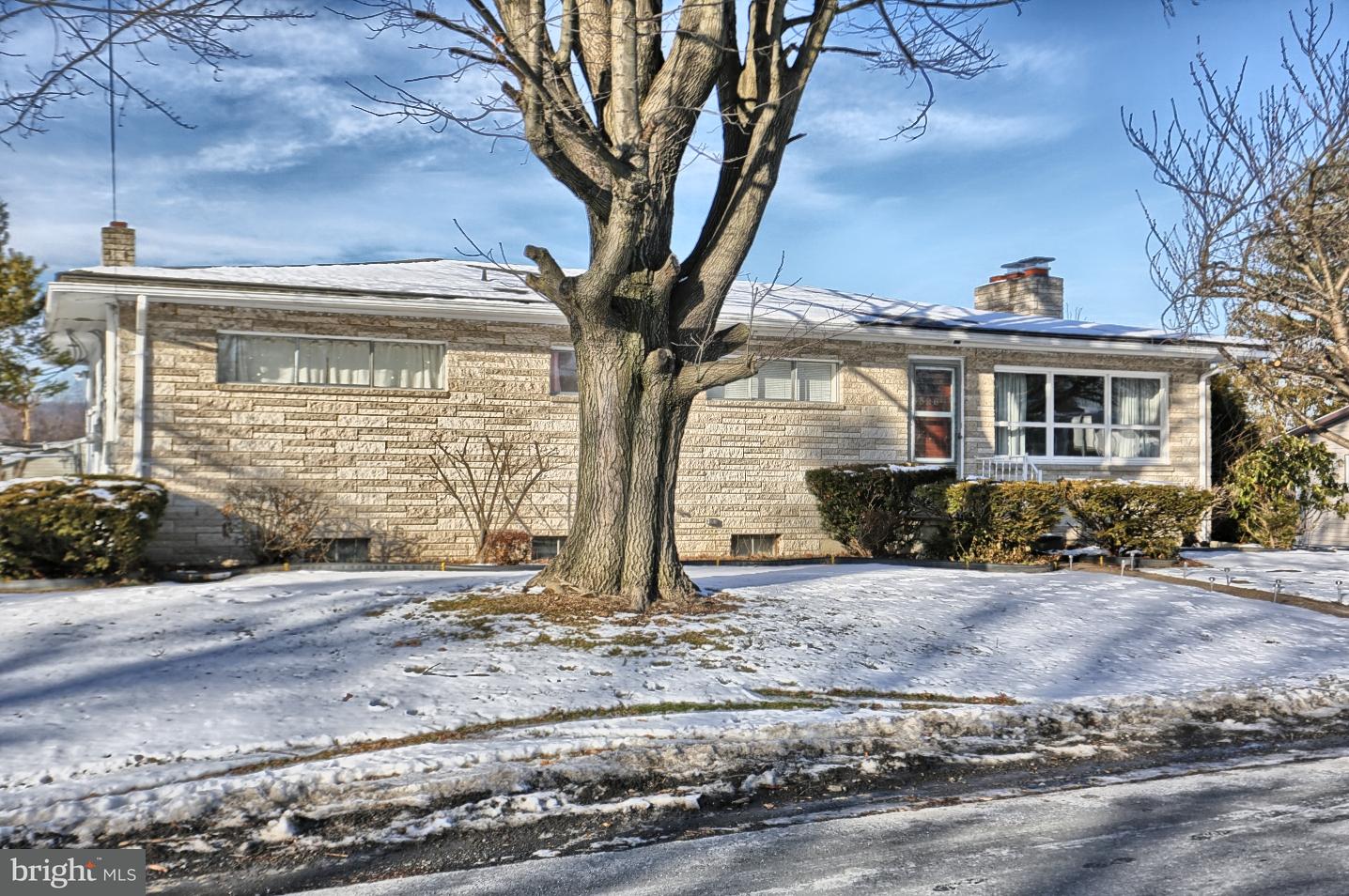 5326 Ridgeview Drive Harrisburg, PA 17112 - Photo 2 of 35 Gallery Image 2