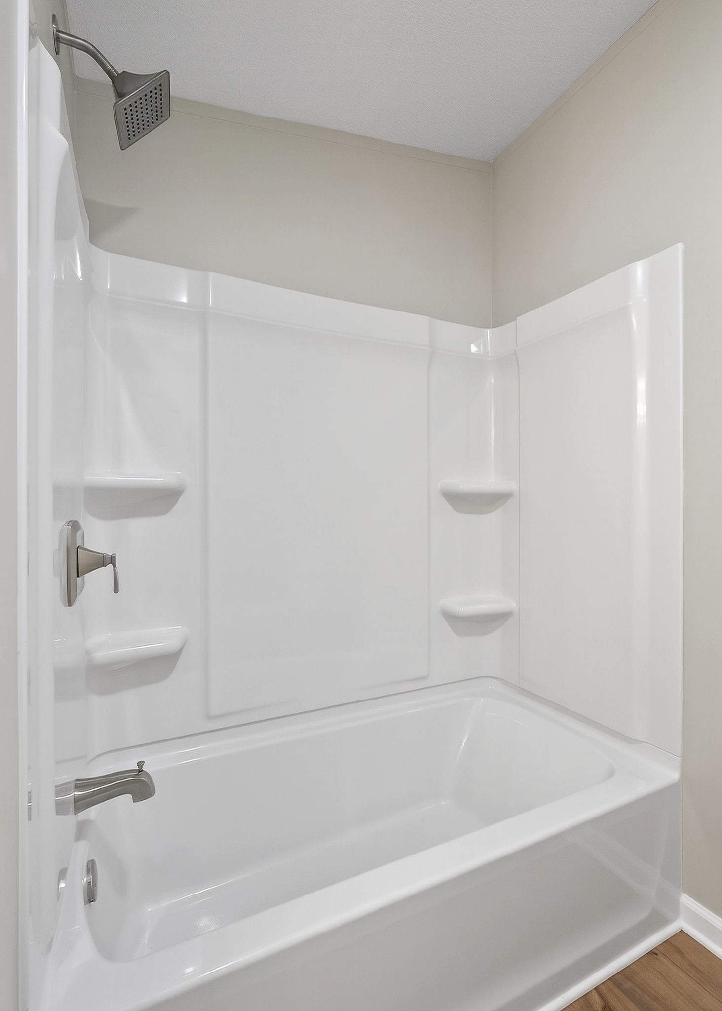 593 Cedar Bend Road Beechgrove, TN 37018 - Photo 19 of 38 a bathroom with a bathtub