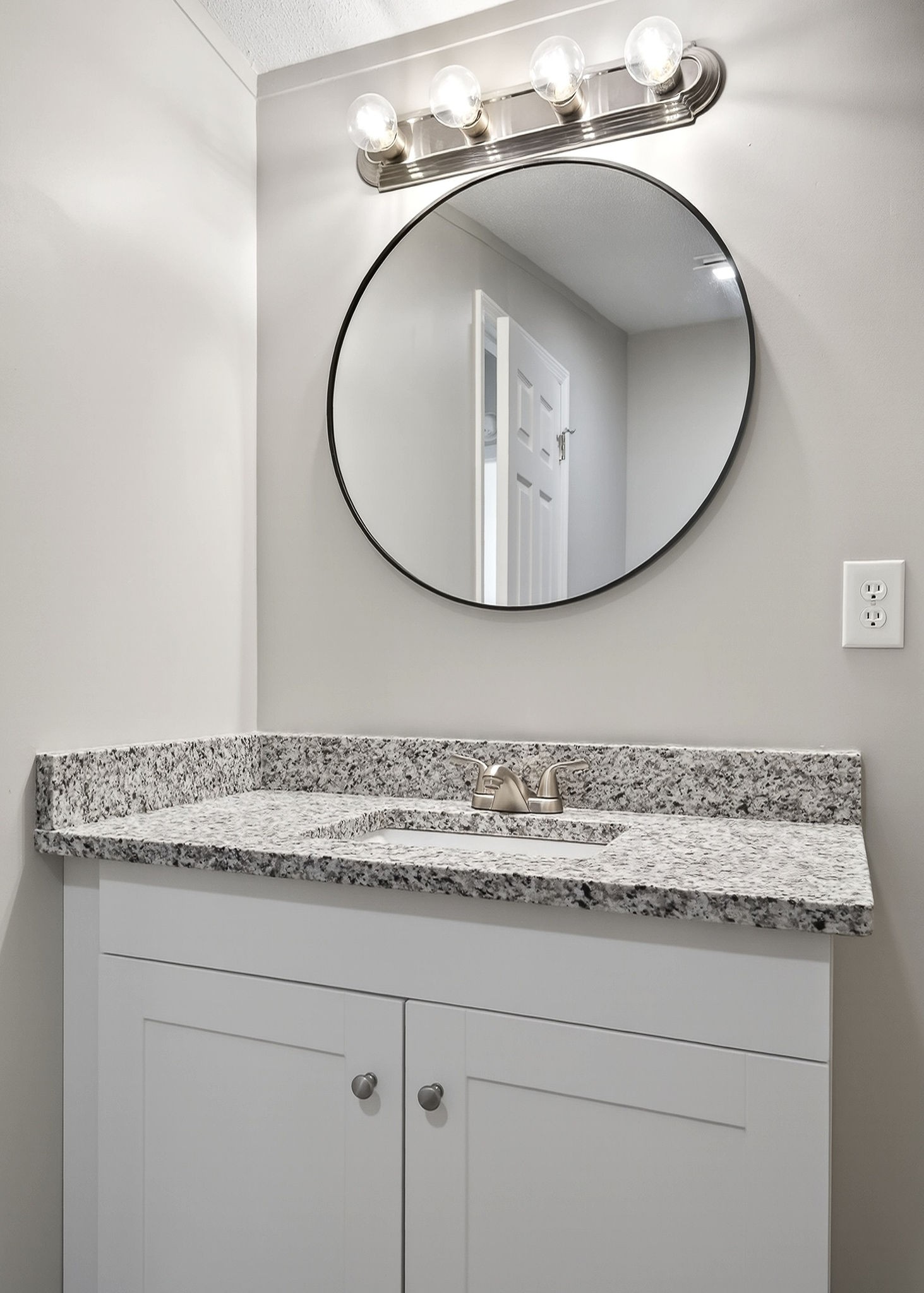593 Cedar Bend Road Beechgrove, TN 37018 - Photo 20 of 38 a view of bathroom sink