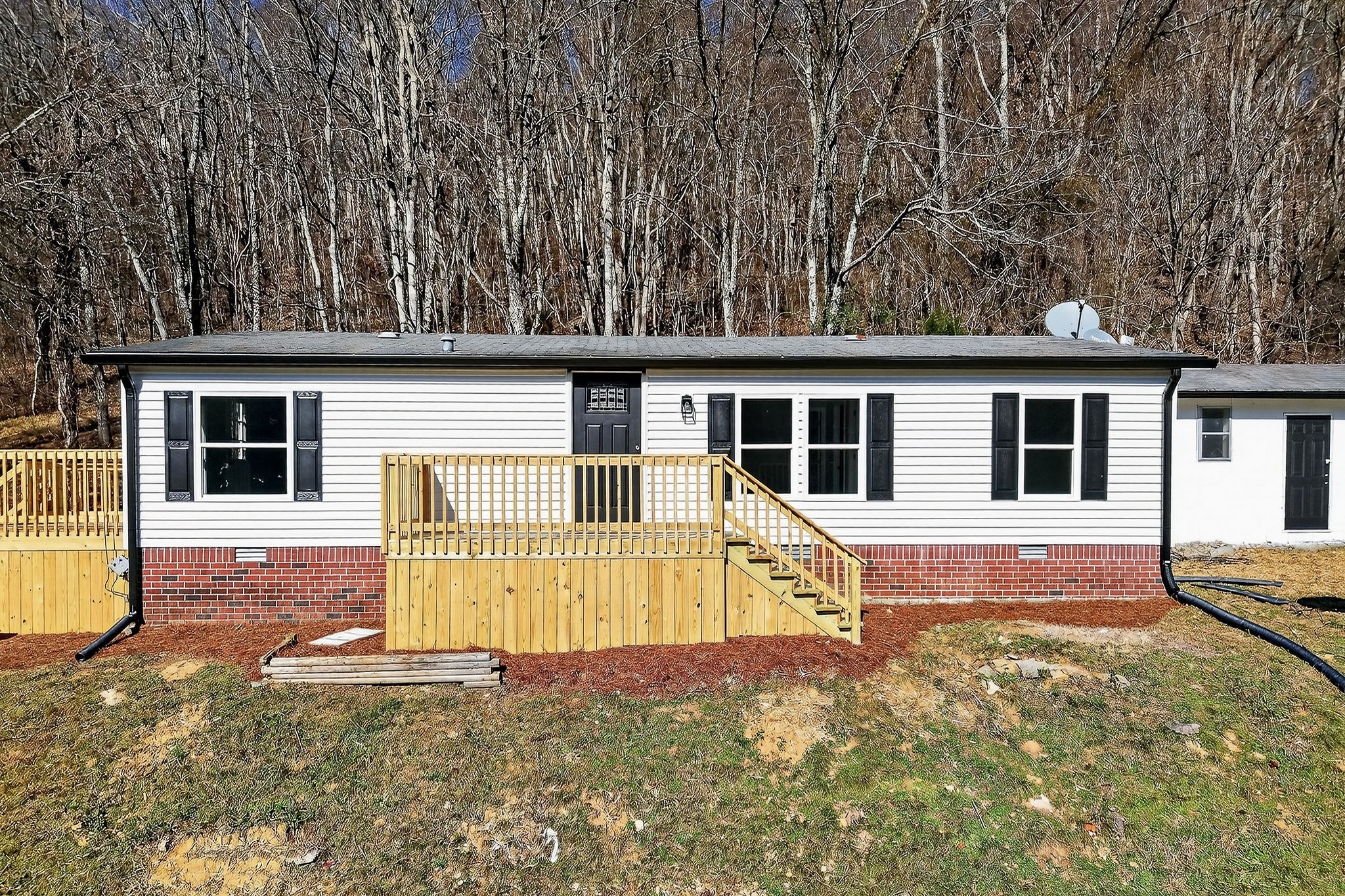593 Cedar Bend Road Beechgrove, TN 37018 - Photo 32 of 38 front view of a house with a patio