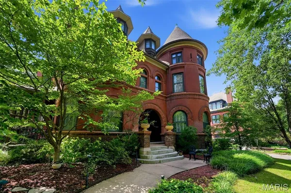 $1,250,000 | 1605 Missouri Avenue, St. Louis, MO 63104