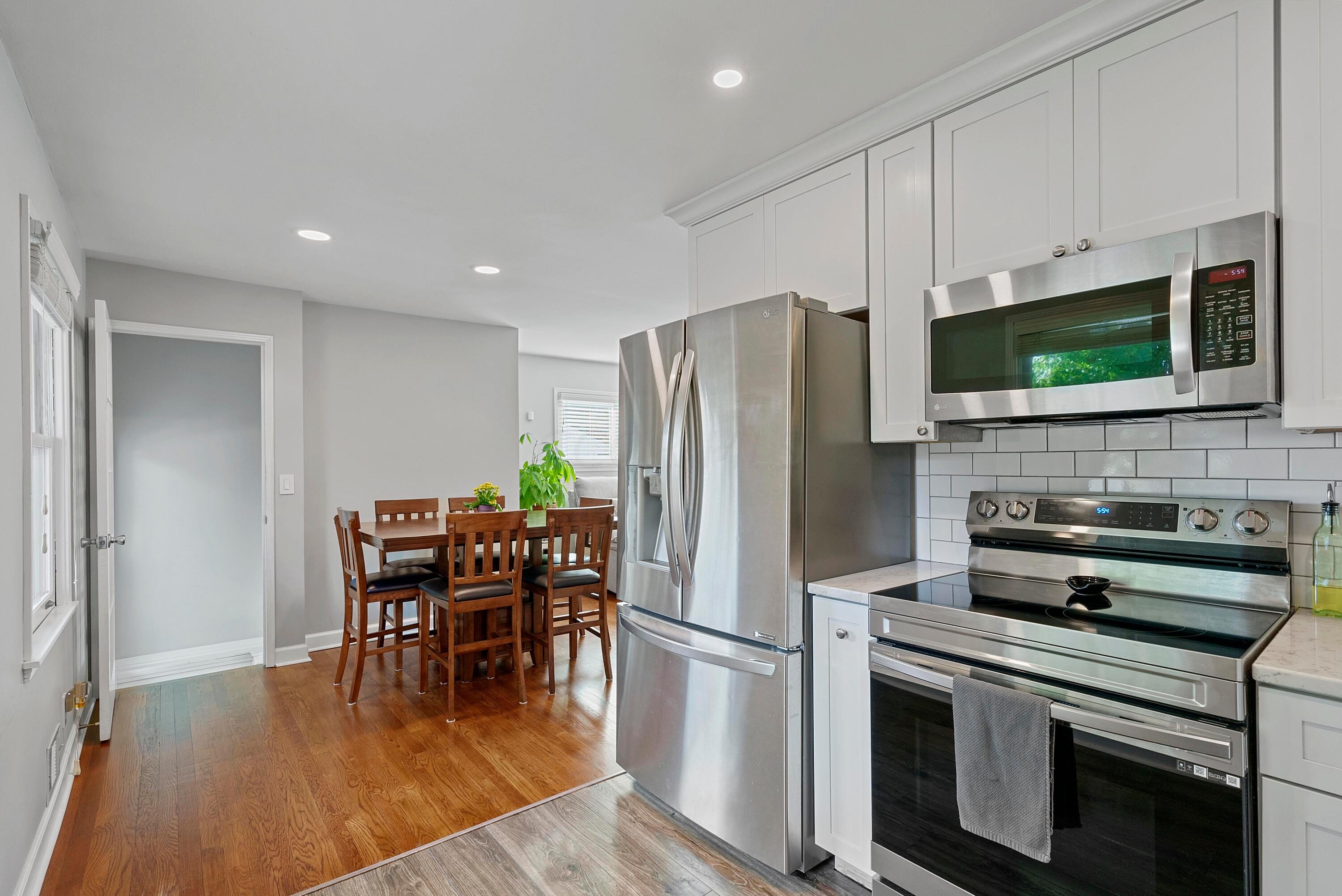 2731 Cranford Road Columbus, OH 43221 - Photo 22 of 41 Kitchen