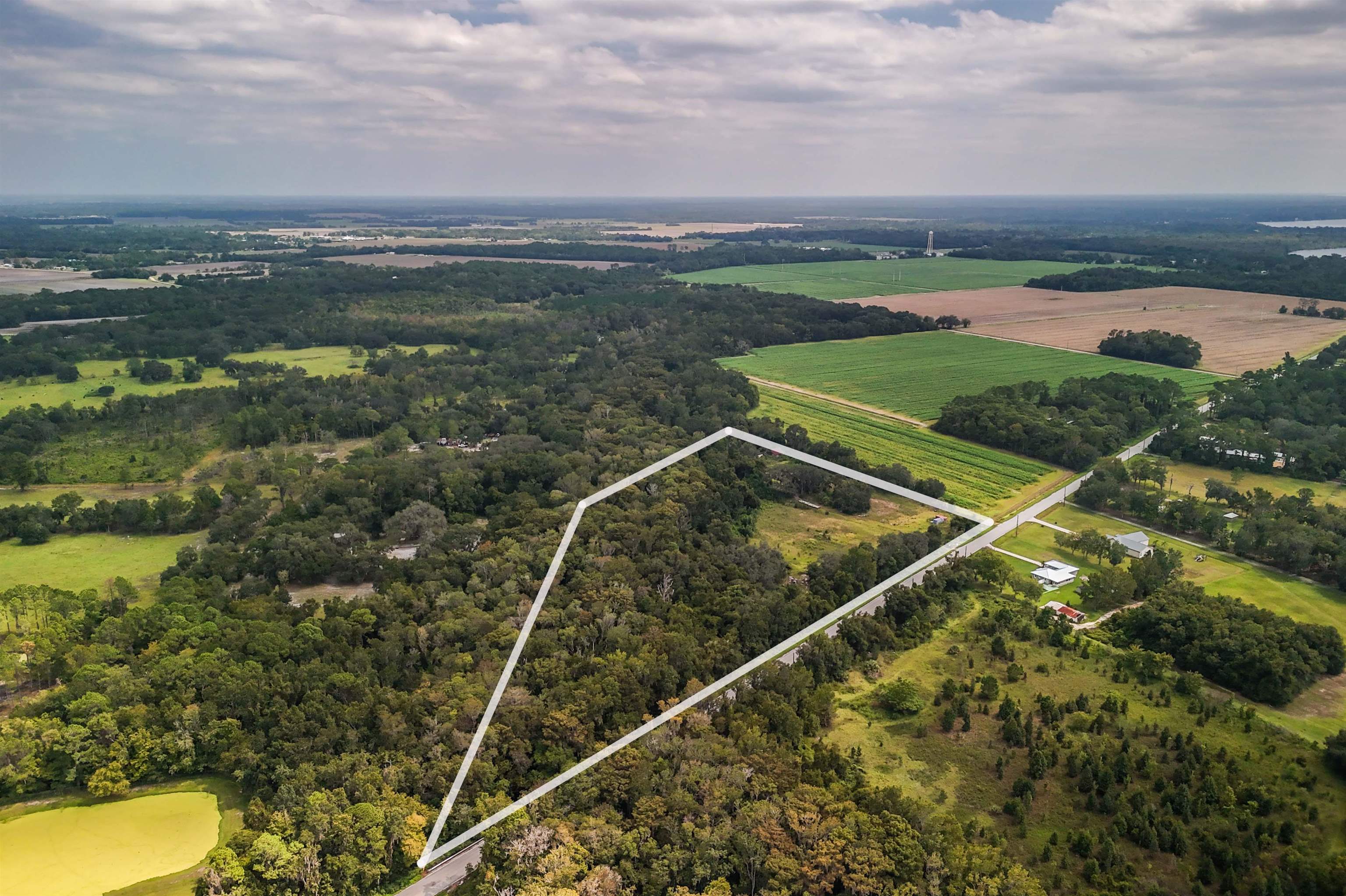 310 East River Road East Palatka, FL 32131 - Photo 3 of 9 a view of a tennis court