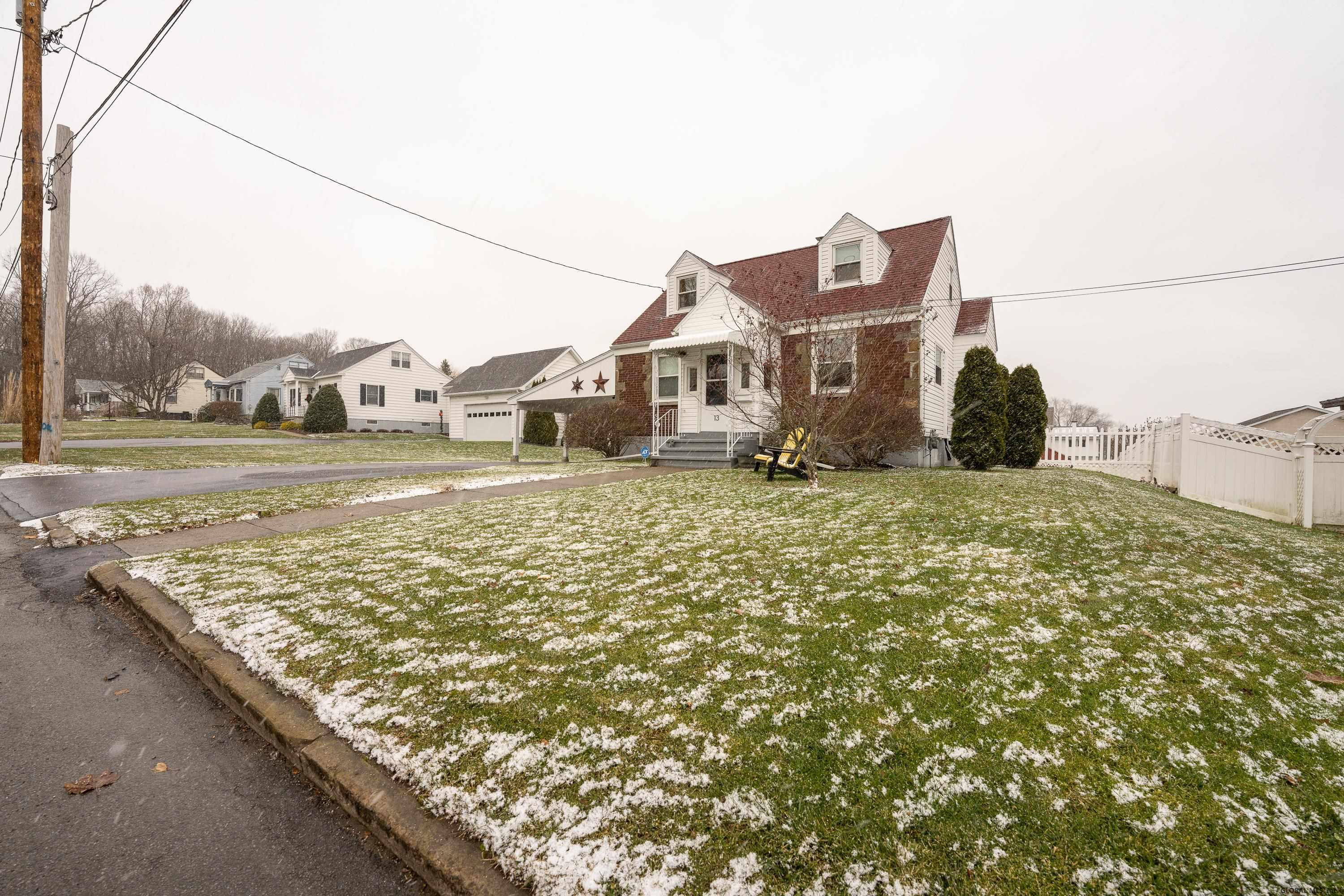 13 Woodrow Road Amsterdam, NY 12010 - Photo 3 of 57 Photo 3