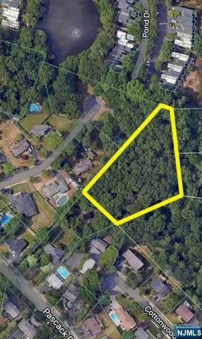 $549,000 | 828 Pascack Road, Paramus, NJ 07652