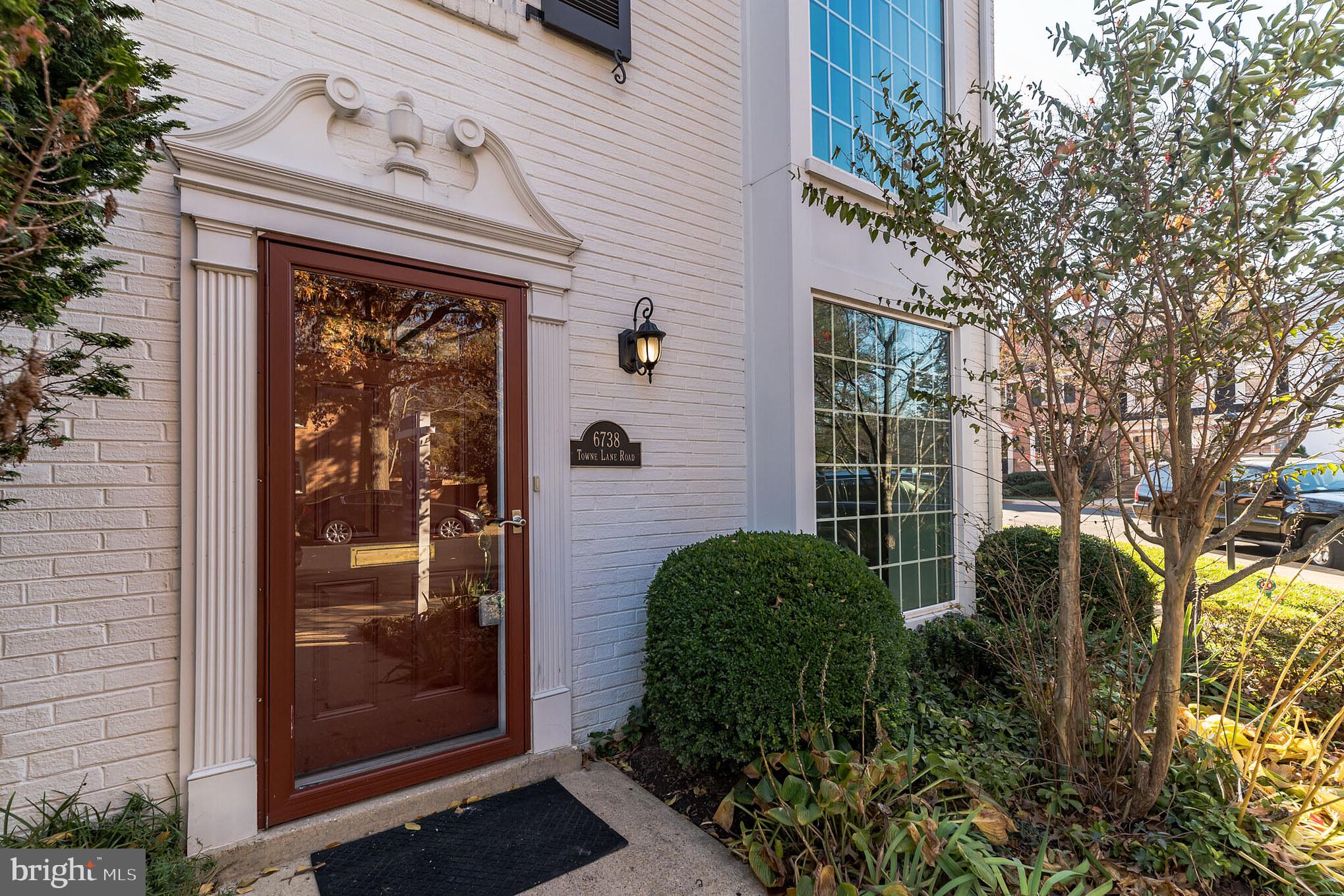 6738 Towne Lane Road McLean, VA 22101 - Photo 3 of 31 Gallery Image 3