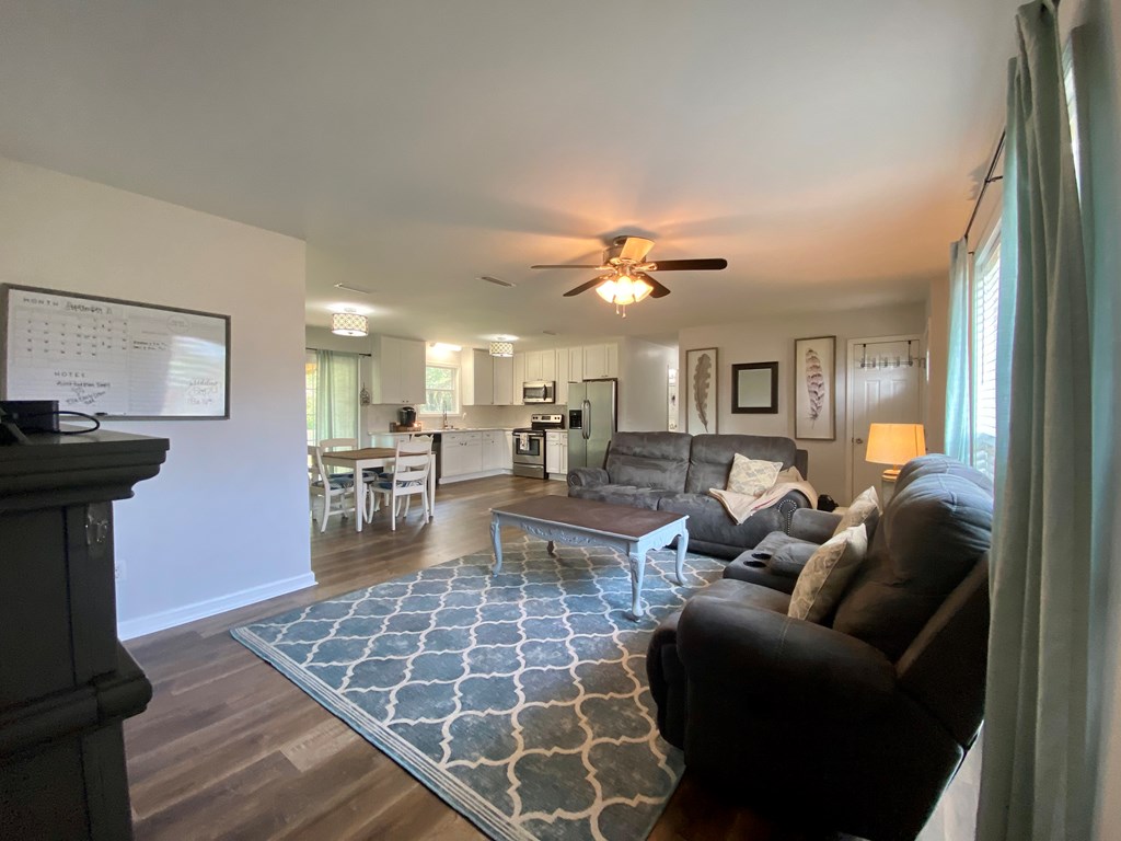 106 Windy Hill Road Taylor, AL 36301 - Photo 4 of 15 LIVING ROOM