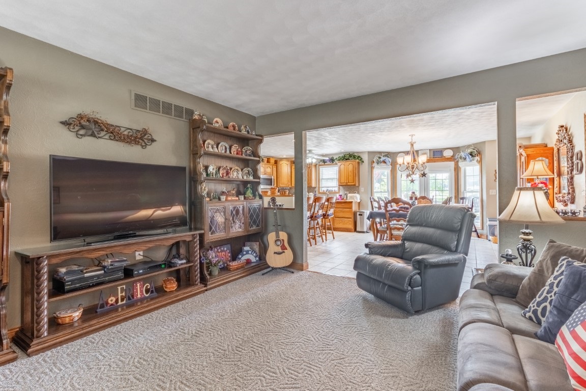 306 Holland Road Germantown Hills, IL 61548 - Photo 8 of 33 Gallery Image 8