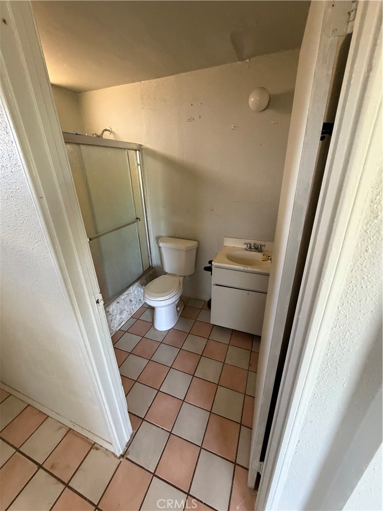38400 Fisher Road Anza, CA 92539 - Photo 12 of 46 Main Floor Bathroom
