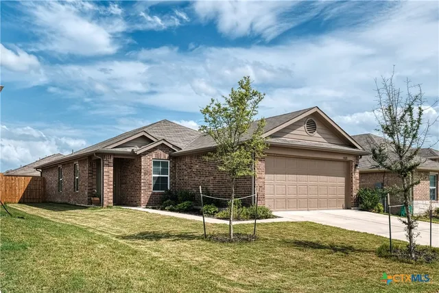 $1,595 | 5821 Roderick Drive, Austin, TX 78724