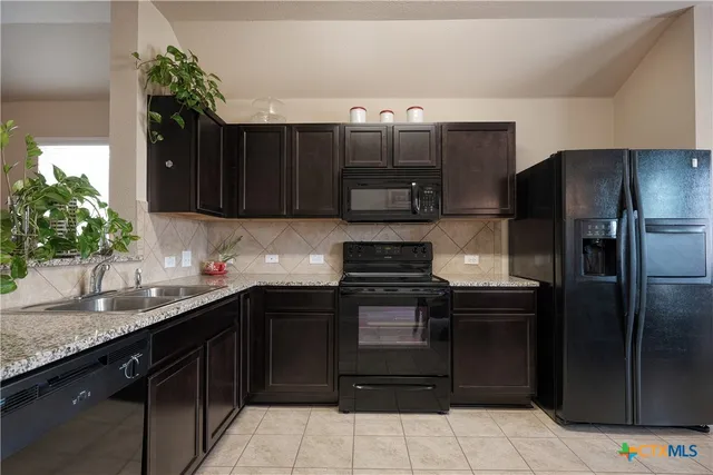 $1,595 | 5821 Roderick Drive, Austin, TX 78724