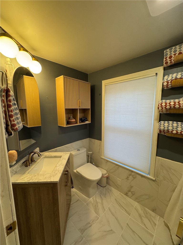85 Ferris Street Pawtucket, RI 02861 - Photo 6 of 17 Gallery Image 6