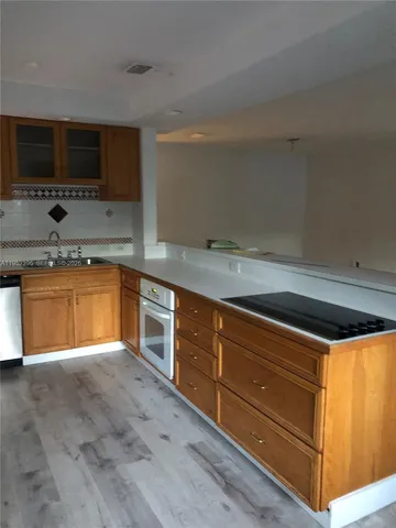 $2,900,000 | Tropical Isle Homes, Key Biscayne, FL 33149