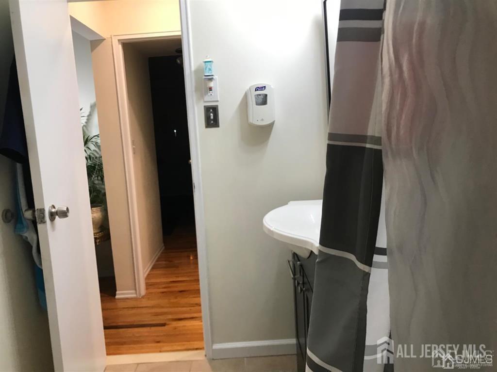 197 Evergreen Road Edison, NJ 08837 - Photo 4 of 7 a bathroom with a shower
