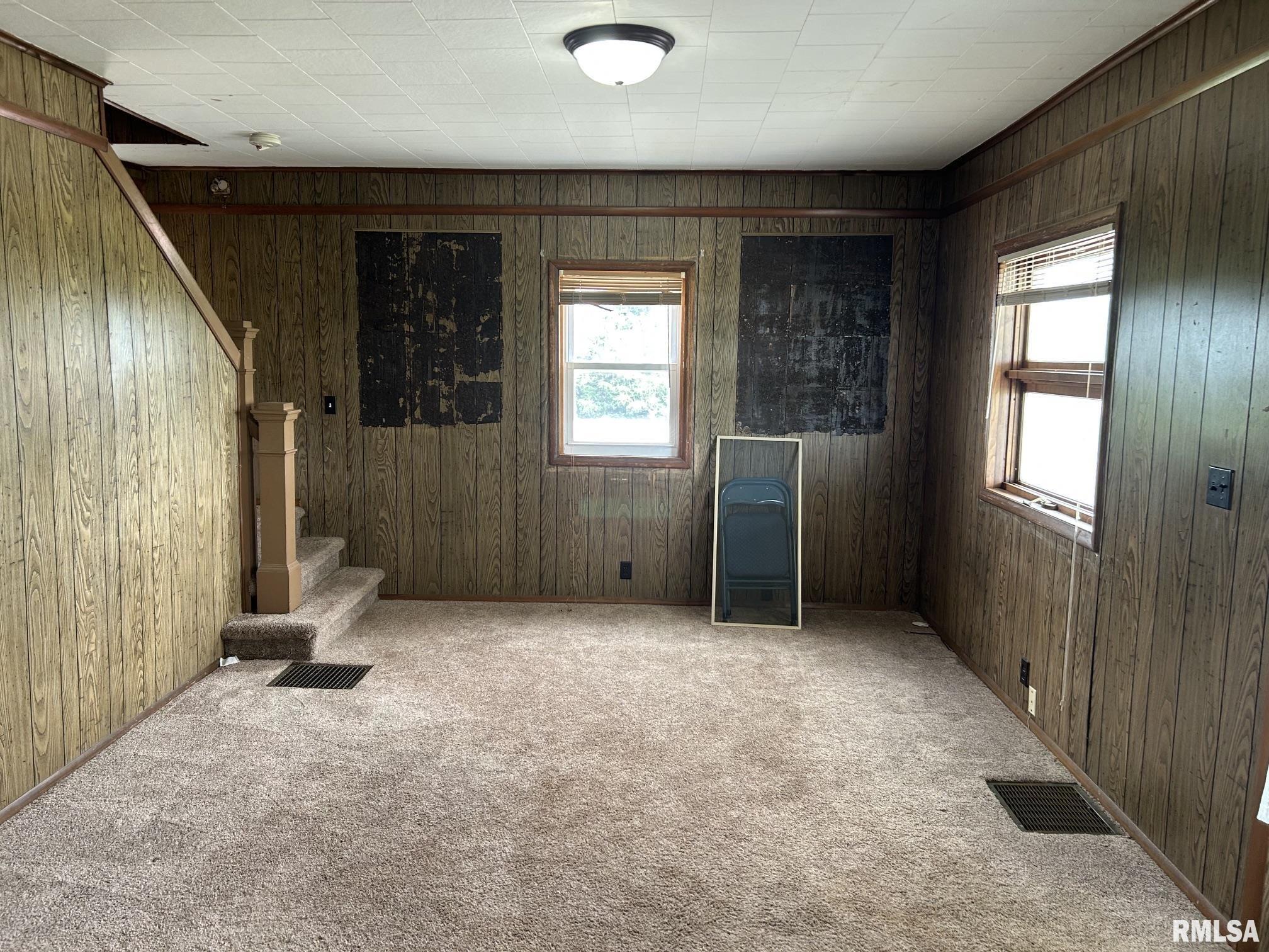 1439 Roby Road Mechanicsburg, IL 62545 - Photo 7 of 28