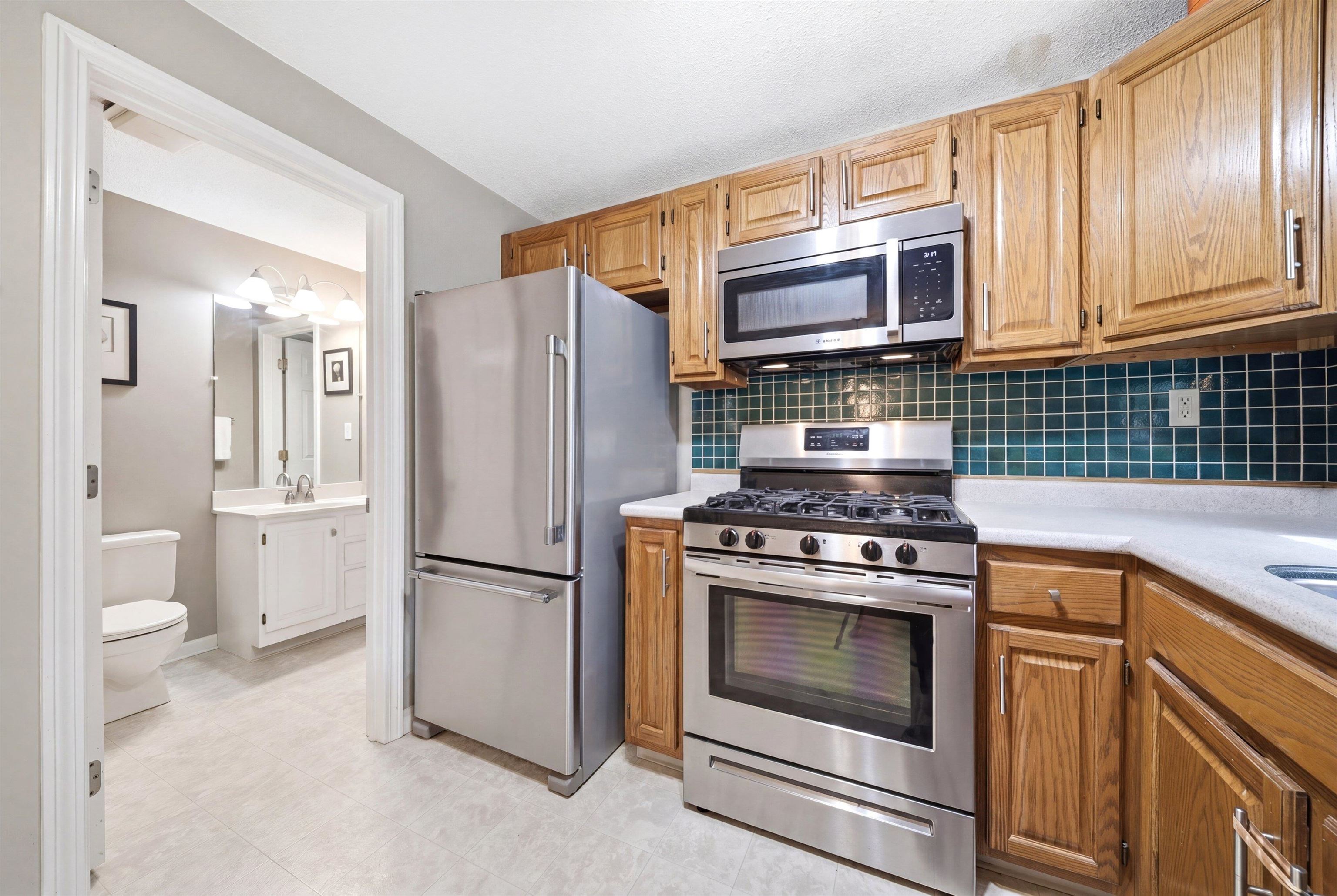 16 Salisbury Road Nashua, NH 03064 - Photo 16 of 39 Gallery Image 16
