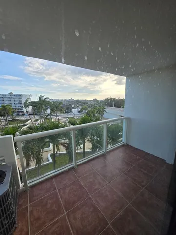 $1,690 | 13499 Biscayne Boulevard, Unit 604, North Miami, FL 33181