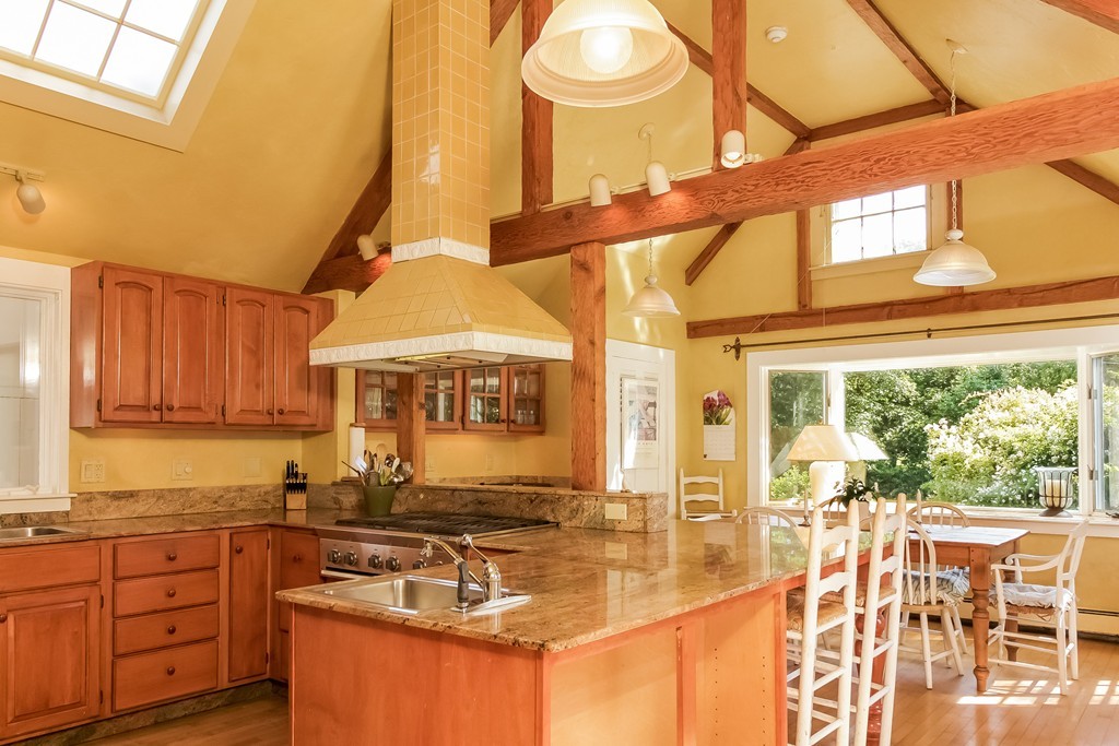 88 Gannett Road Scituate, MA 02066 - Photo 9 of 30 Gallery Image 9