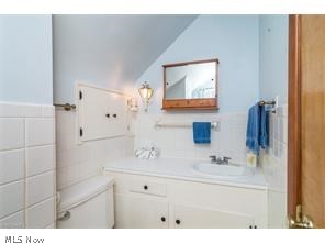 1156 Haverston Road Cleveland, OH 44124 - Photo 2 of 4
