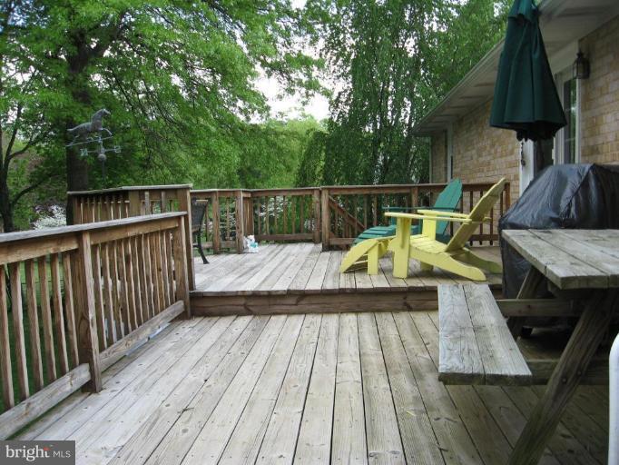 19113 Bloomfield Road Olney, MD 20832 - Photo 17 of 20 Two Level Deck