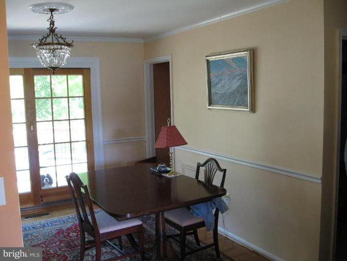 19113 Bloomfield Road Olney, MD 20832 - Photo 3 of 20 Dining Room