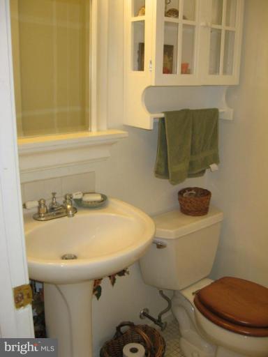 19113 Bloomfield Road Olney, MD 20832 - Photo 6 of 20 Lower Level Powder room off Fam Rm
